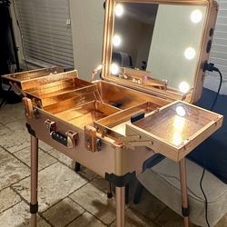 Rolling makeup case Vanity