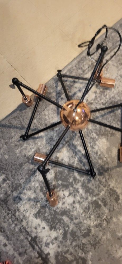 Spudnick Light With 8 Lights