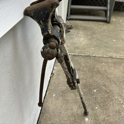 Antique Table Vise 