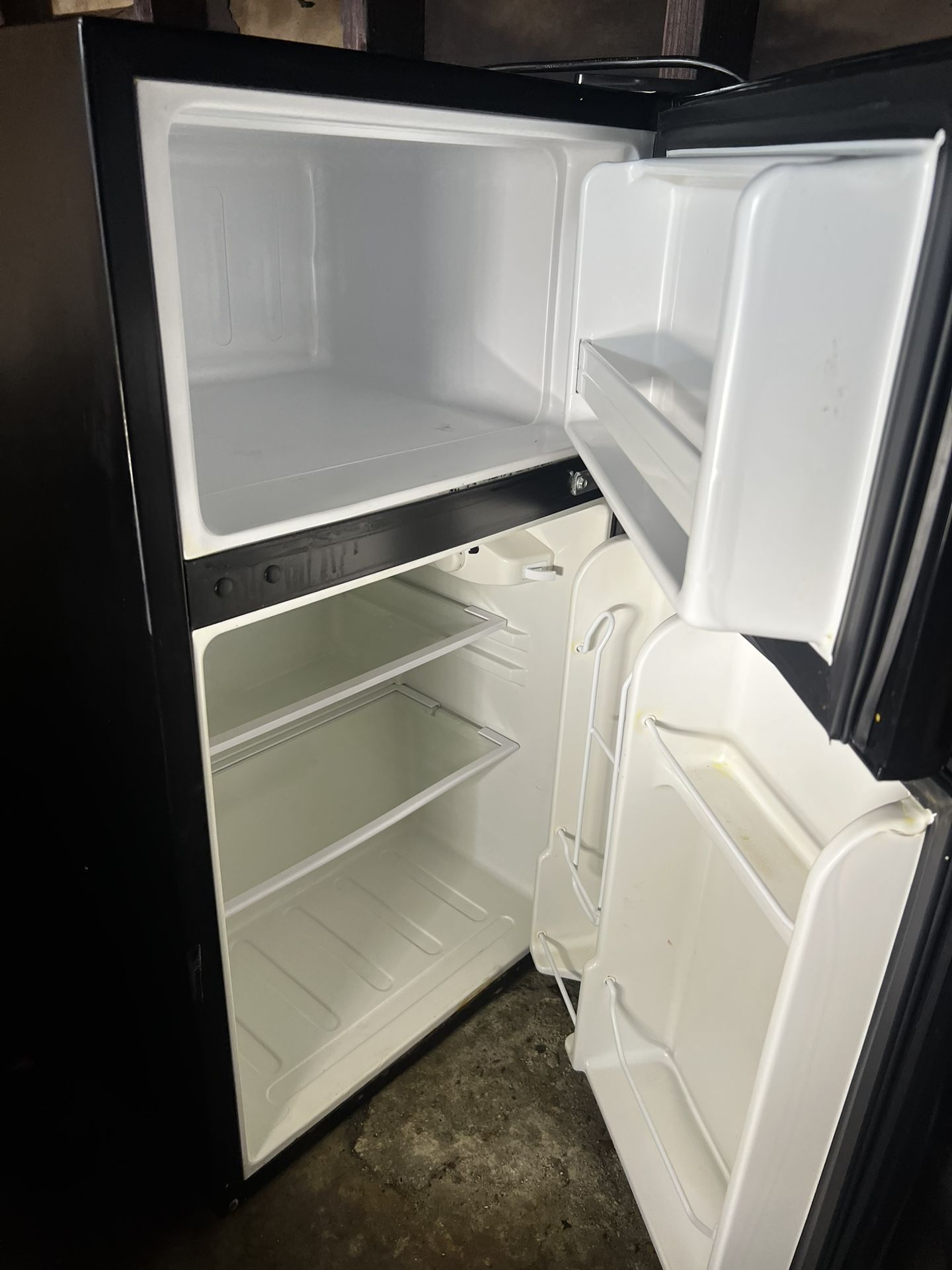 Mini Fridge 