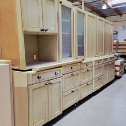 Light Wood Cabinet Set 