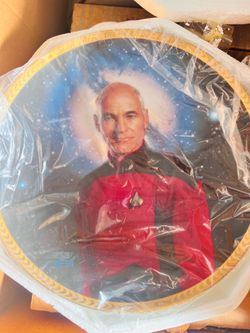 Star Trek The Next Generation Captain Jean-Luc Picard Collector Plate Gold Rim