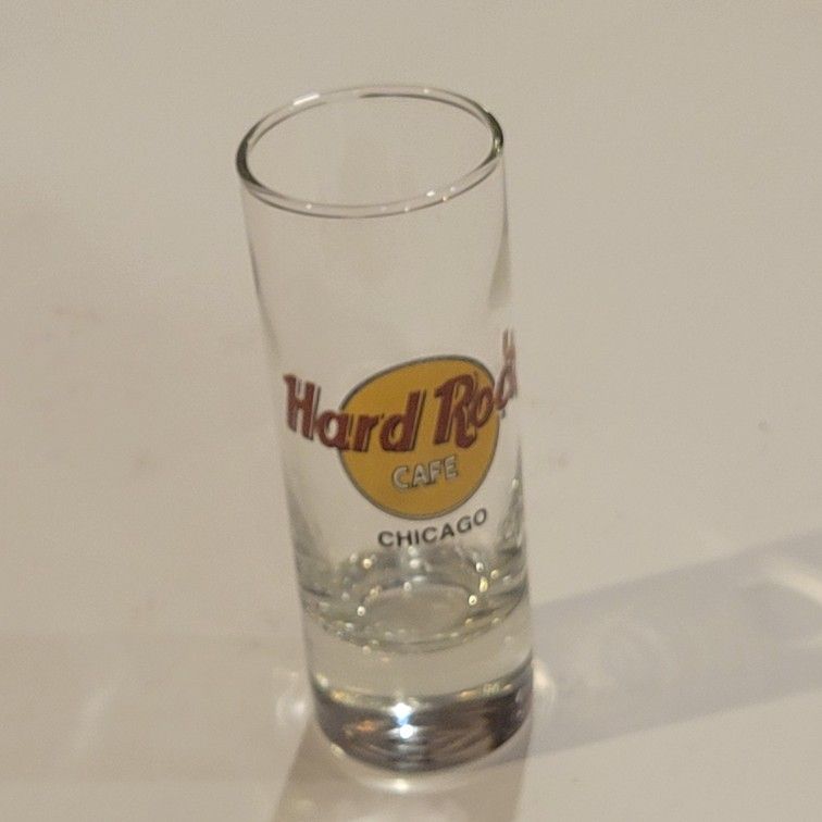 Hard Rock Cafe Chicago Shot Glass Black letters. Perfect shape, display
item.
Please see my newly added collection of Hard Rock Cafe shot glasses.