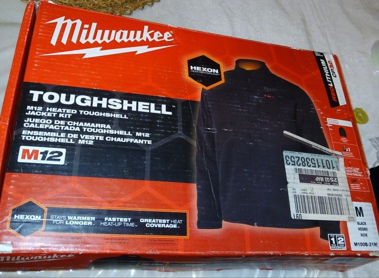 Milwaukee
Men's Medium M12 12V Lithium-Ion Cordless TOUGHSHELL Black Heated Jacket (Jacket and Charger/Power Source
