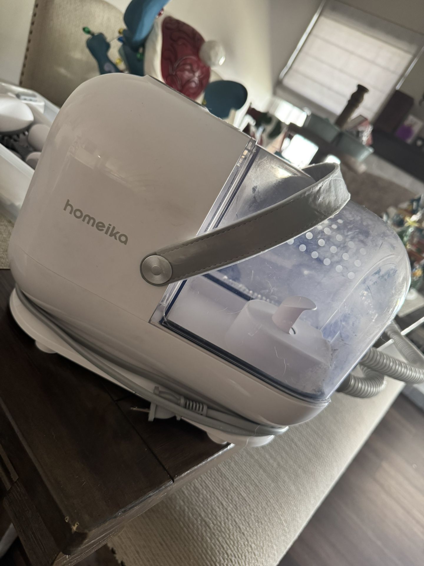 Grooming vacuum
