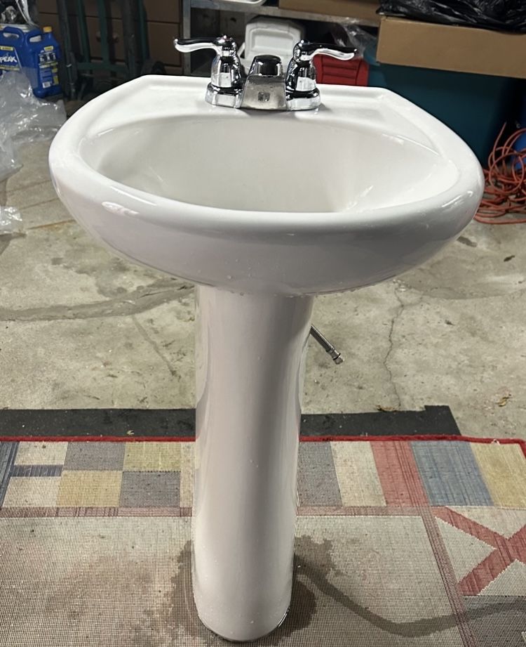 Pedestal sink with Faucet