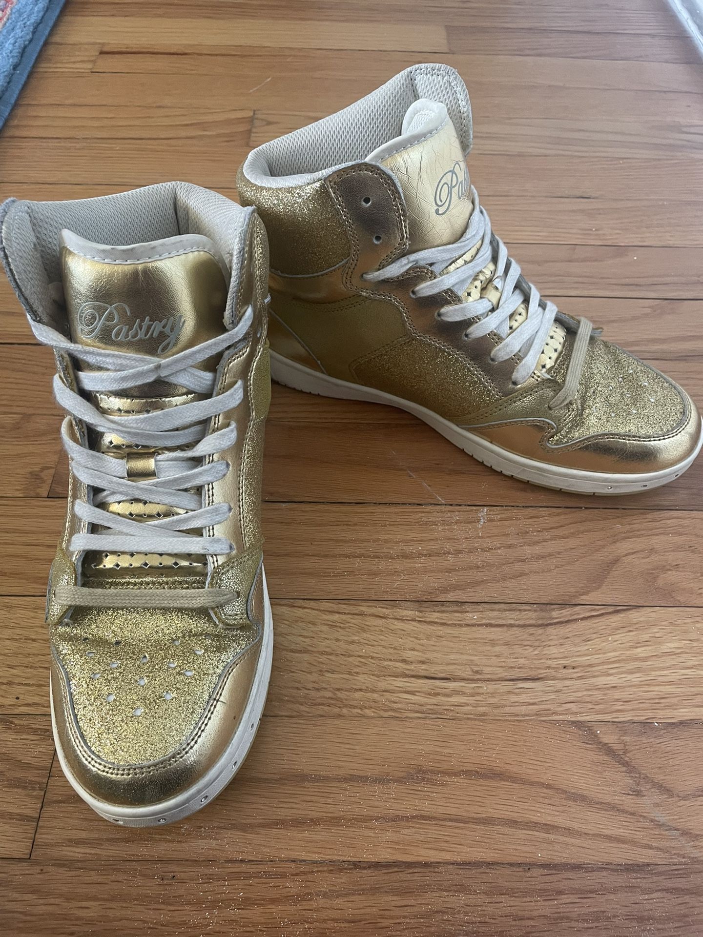 Pastry Glam Pie High-Top Sneaker- Gold Metallic
