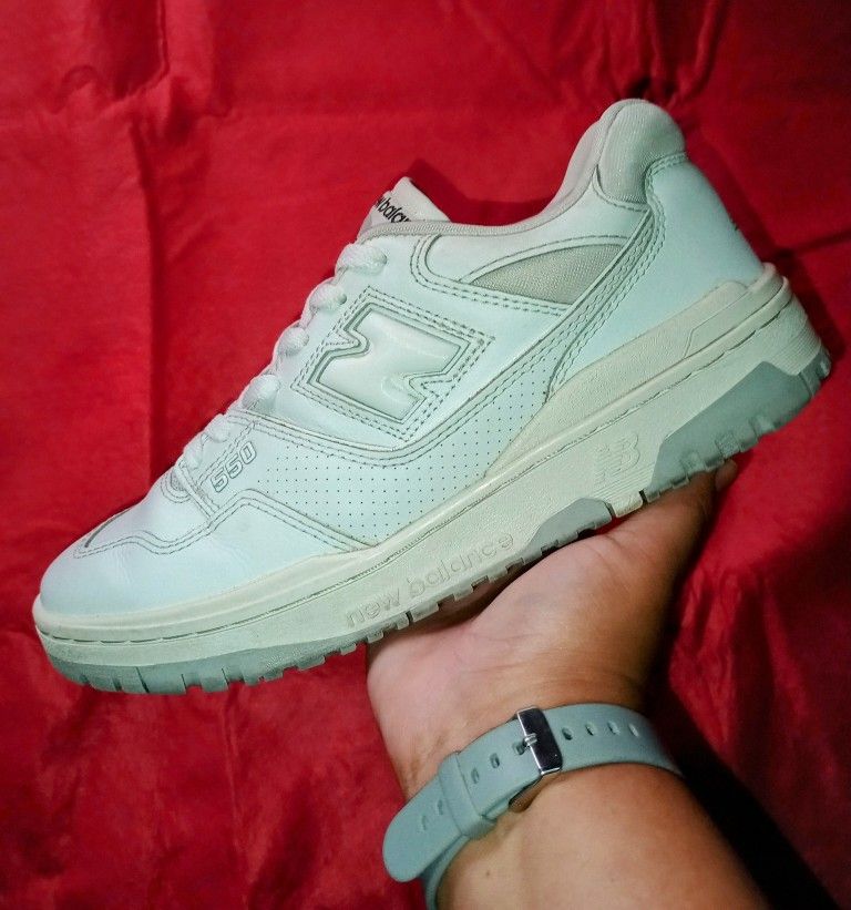 Men's Size 8.5 New Balance 550 White/Grey