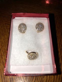 Perfect Mother’s Day gift (plated gold accessories)