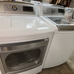 Lg Washer and Dryer Set electric