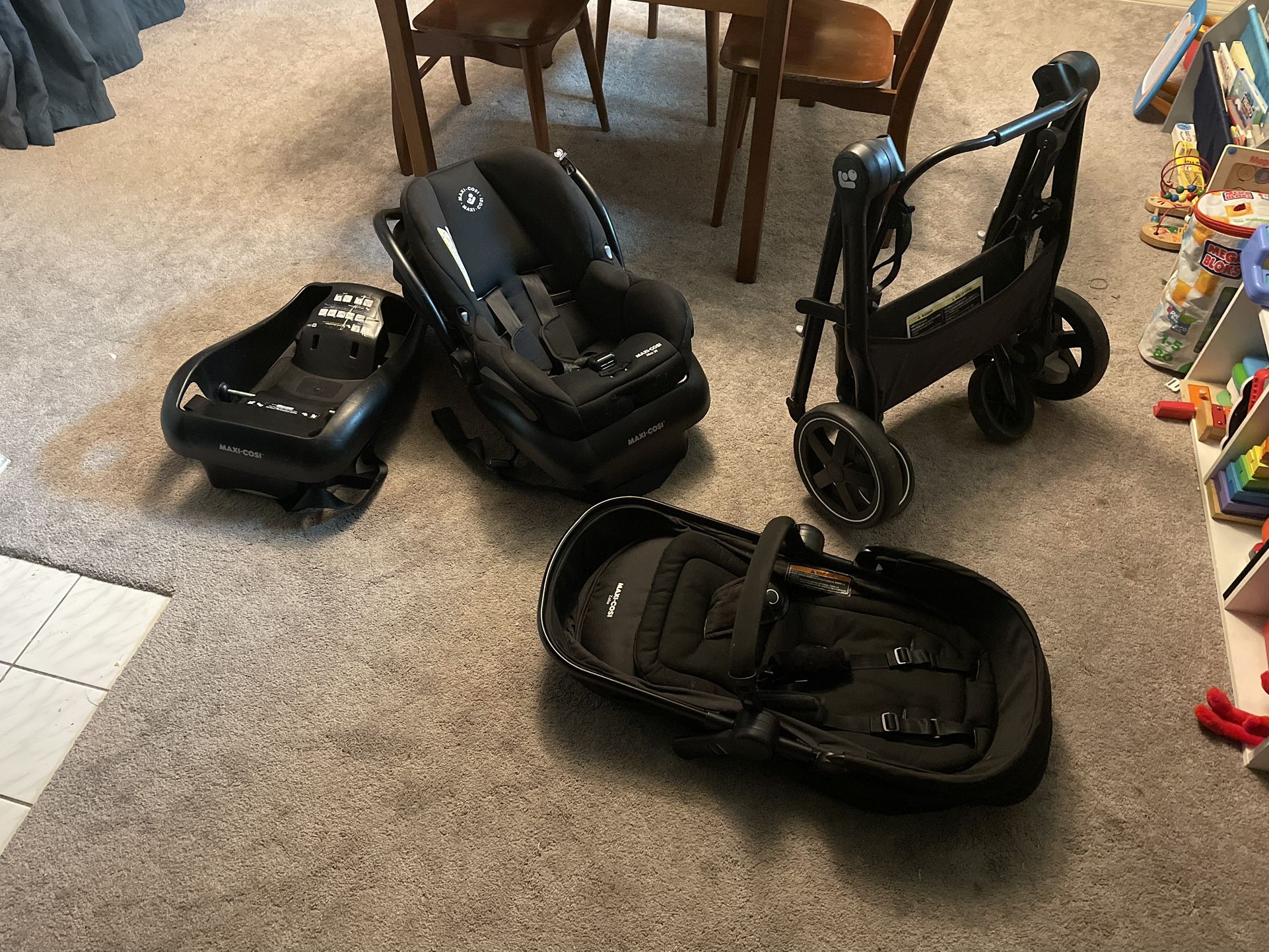 Maxi Cosi Stroller & Car Seat, 5-Piece Travel System