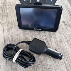 4.3in Garmin  nüvi 40 Portable GPS Navigator with Vehicle Suction Mount & Power Cable