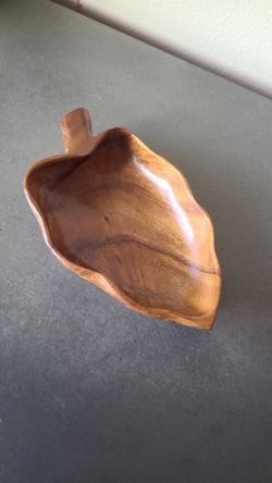 Monkey Pod Wood Leaf Trinket Or Serving Dish
