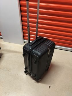 Black Hard Shell Carry On Bag Luggage: Nice!! 