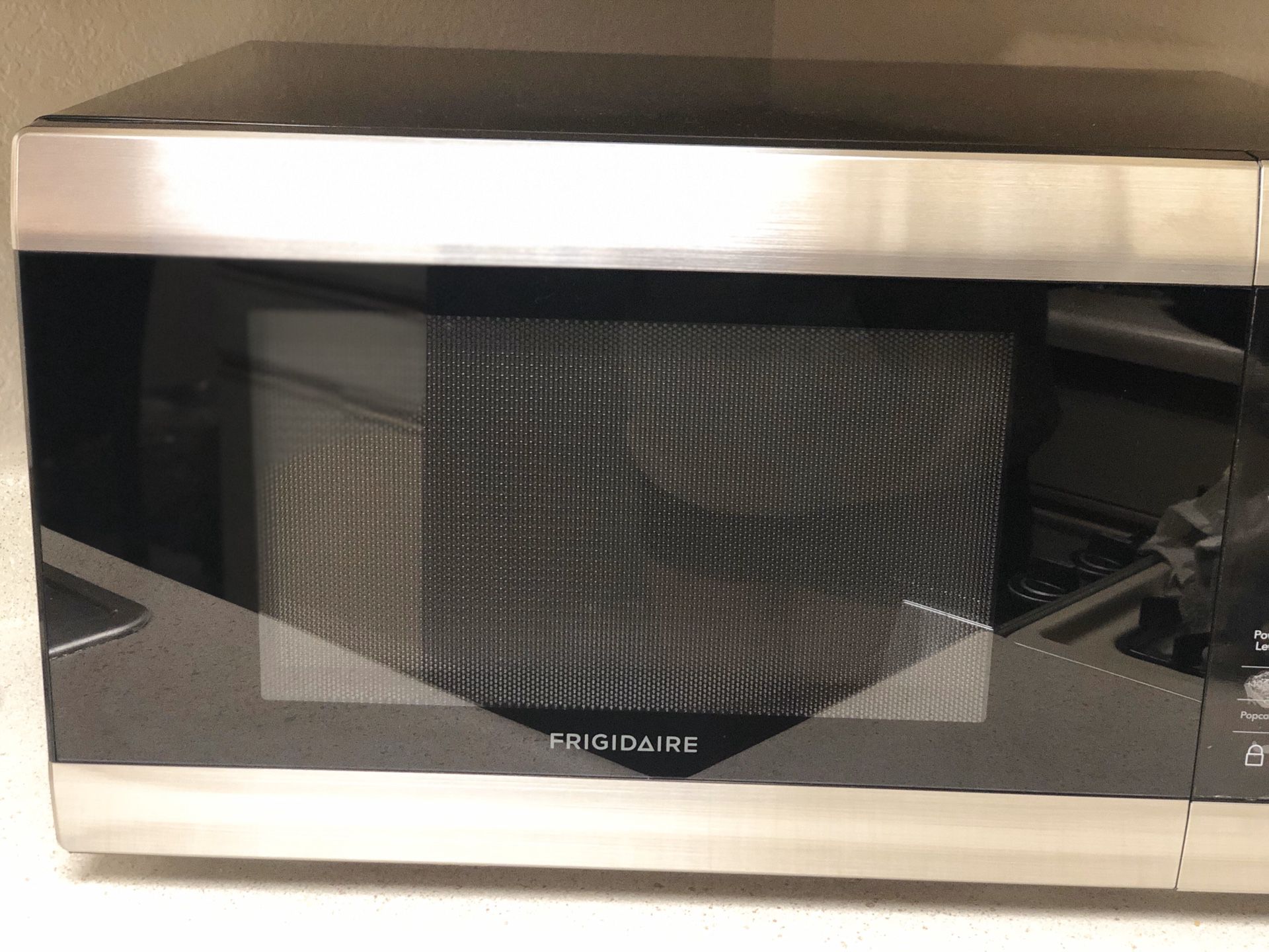Frigidaire Microwave 1.6 cu ft Stainless Steel