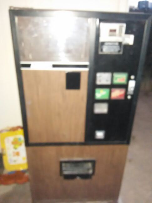 Vintage Dixie Narco Soda Machine for Sale in Glendale, AZ - OfferUp