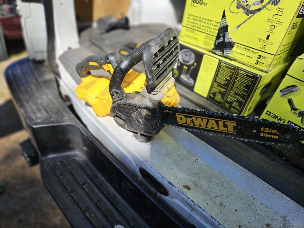 Dewalt 12 Inch. Chainsaw. Like New