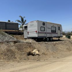 2004 pioneer rv