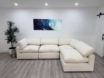 FREE DELIVERY NEW IN BOX SECTIONAL MODULAR CREAM GRANT MODEL CLOUD SOFA