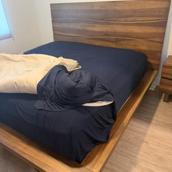 King Size Bedroom set Solid Wood! 