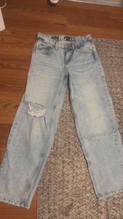 Wild Fable Light Wash Distressed Jeans