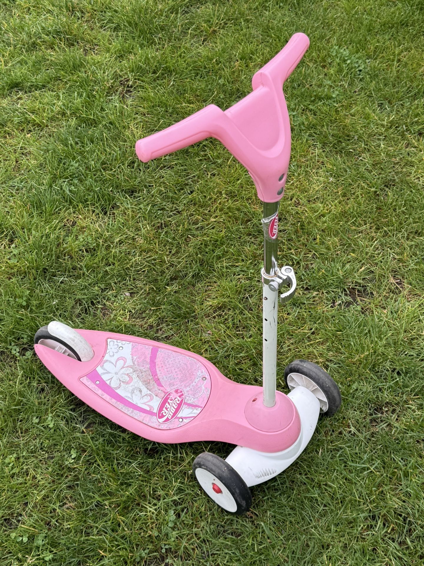 Radio Flyer 3-wheel scooter