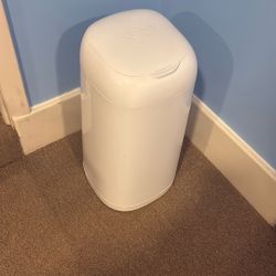 Diaper Genie With Refills