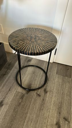 Beautiful Contemporary Side Piece - Like New!