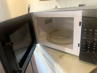 Countertop Microwave with Turntable