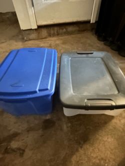 2 plastic storage tubs