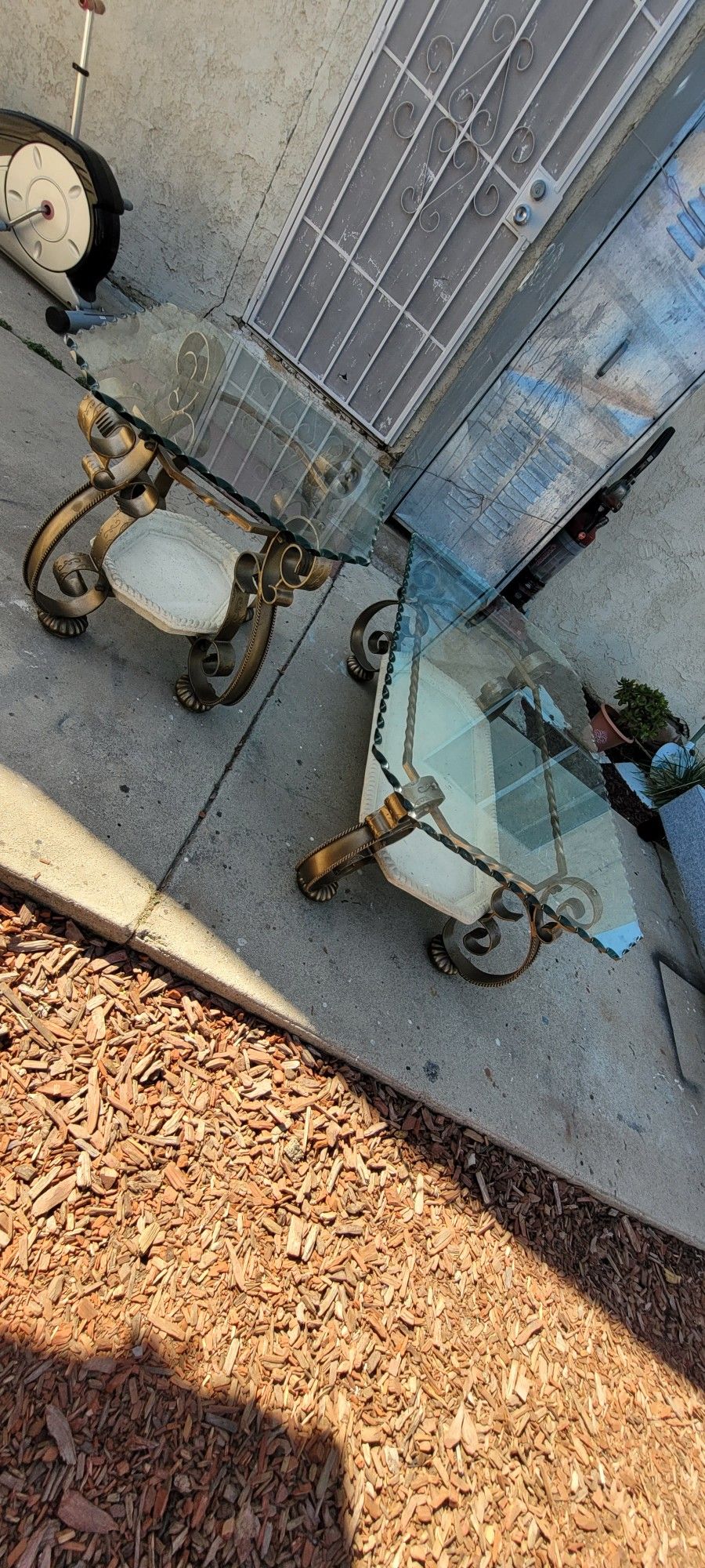 Set Of Coffe And End Table