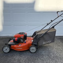 Husqvarna HU 675AWD Lawnmower