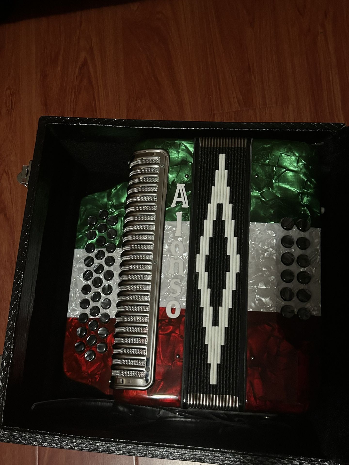 Selling Accordion Sol 