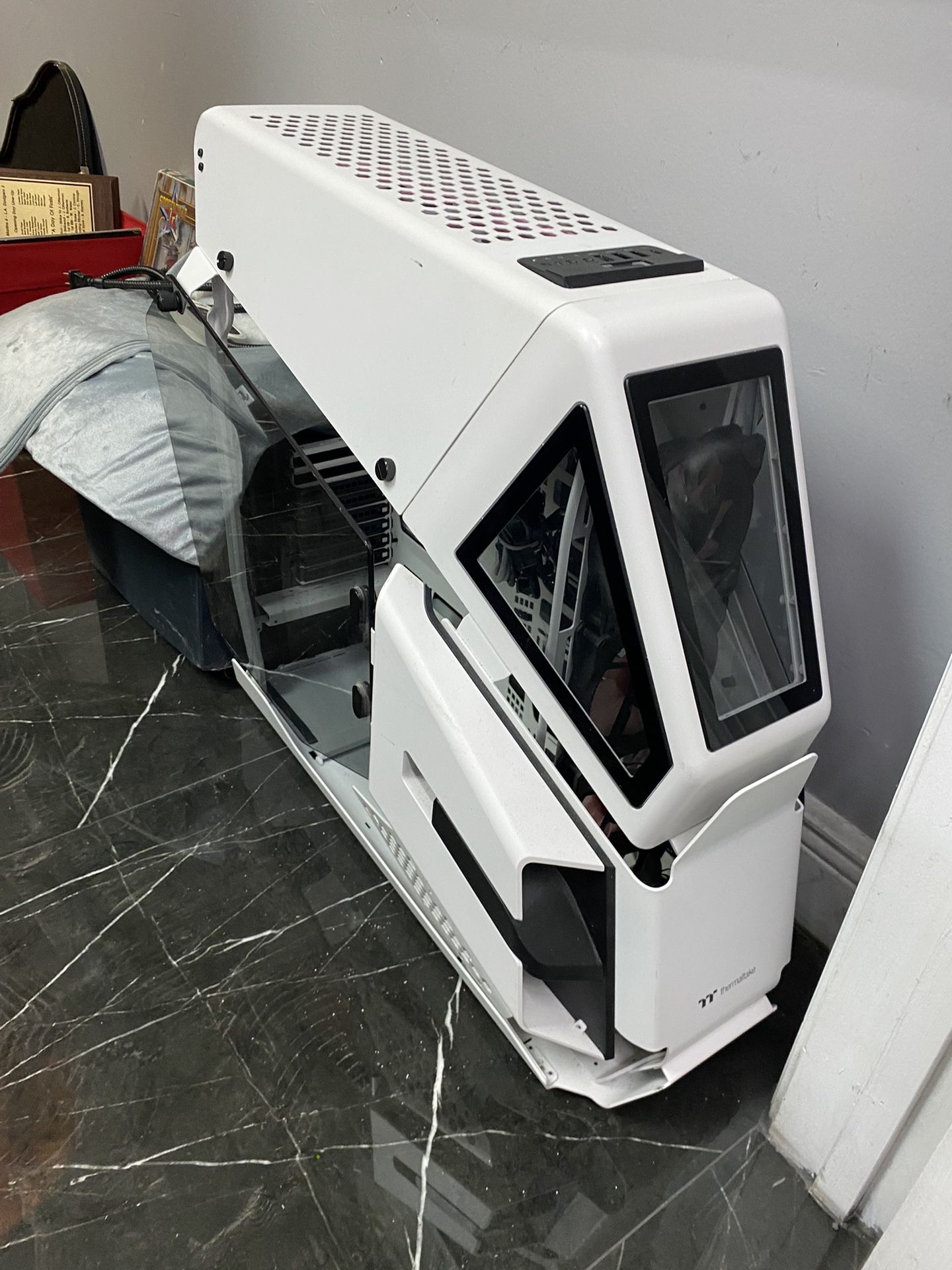 Thermal take T600 Snow Full Tower Chasis Pc case