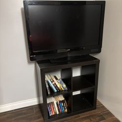 45in Vizio Tv And Black stand 