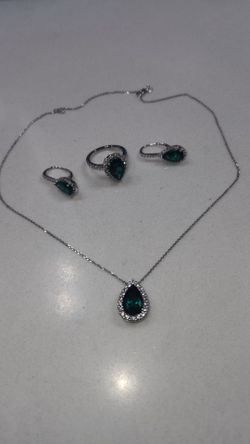 14kt gold and emerald set:Ring  earings and necklace