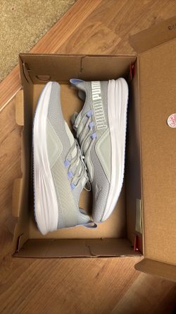Puma women size 8 gray