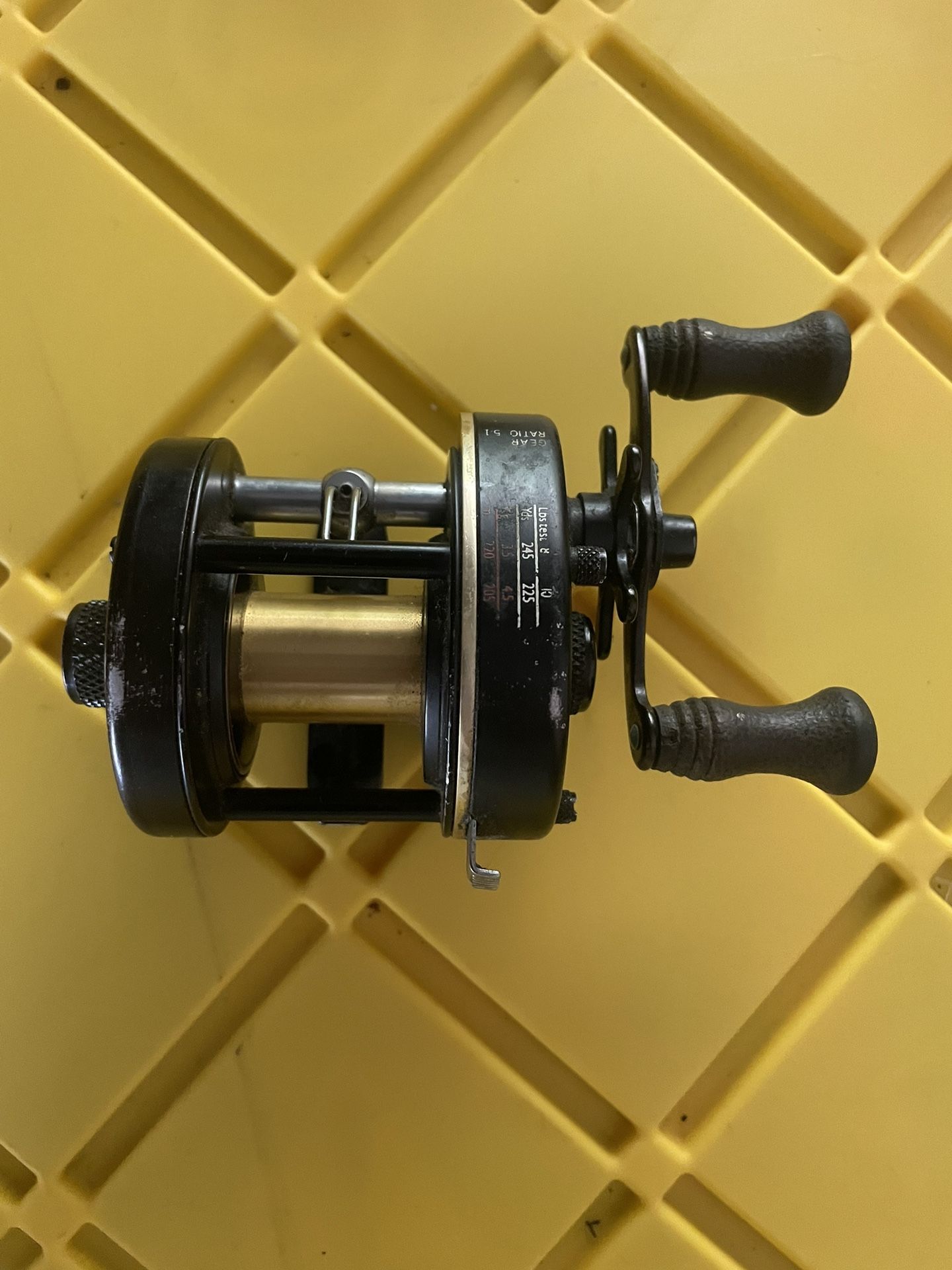 Fishing Reel