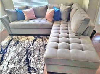 Gorgeous Sofa Brand New Condition  Asking 650$