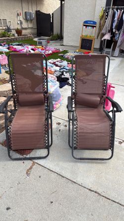 2 reclining chairs