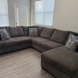 Grey Sectional - Copley Court Rooms to Go