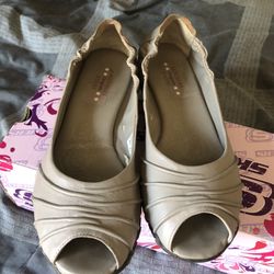 Women’s Sketchers Original Bikers Size 8.5