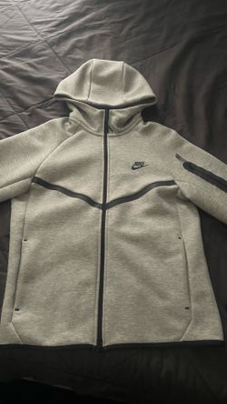 NIKE TECH