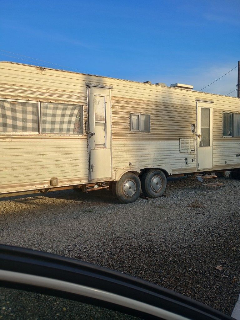 $3000 Ideal Trailer Everything Works