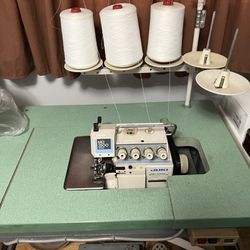 Juki 5 thread sewing machine 