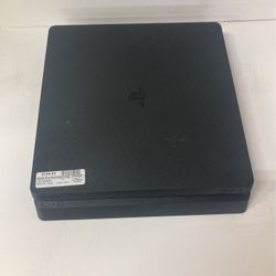 PS4 Slim 