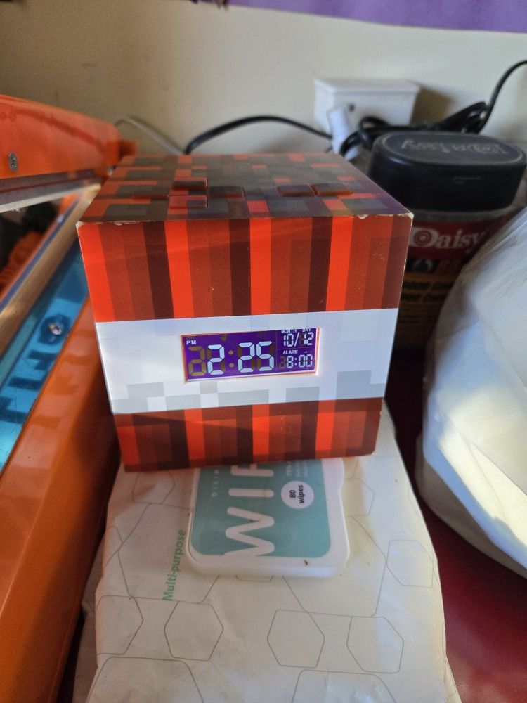 Mine Craft TNT Clock