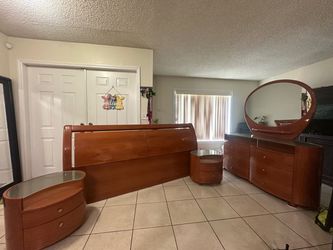 King size bedroom set