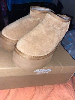 Cushionaire Womens boots Size 10
