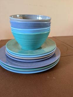 Gibson Home melamine dish set